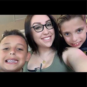 Meet your Posher, Adriana